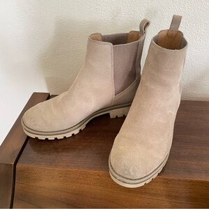 CROWN VINTAGE Beige Chelsea Boots